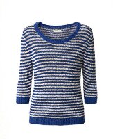 weiß-blau gestreifter, maritimer Strickpullover