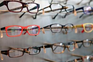 Brillen beim Optiker 