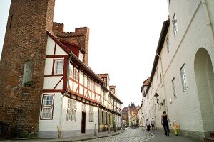 Lübeck, Schleswig Holstein, An der Mauer, Gasse, historische Häuser