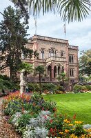 Freiburg, Colombipark mit Colombi- schlösschen.