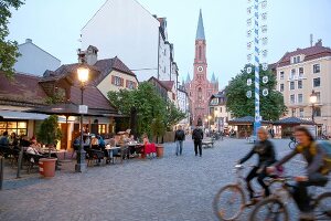 Deutschland, München, Wiener Platz, Dämmerung