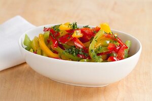 Steamed pepper sprinkled with herbs