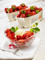 Strawberries with vanilla ice cream