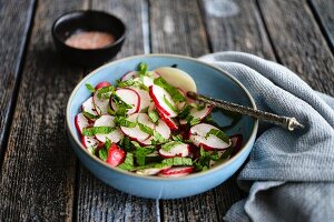 Radish salad with mint