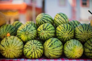 Gestapelte Wassermelonen