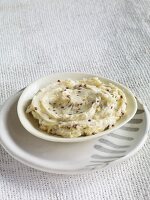 Shallot butter with mustard