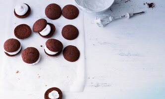 Chocolate whoopie pies with marshmallow cream