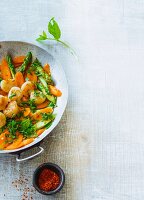 Scallops with fried asparagus and carrots