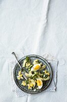Artichoke salad with egg