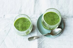Green kale smoothies