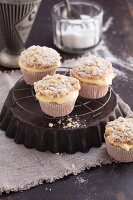 Apfel-Vanille-Cupcakes mit Butterstreuseln