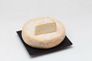 Abbaye de Tamie (semi-soft cheese from Savoy)
