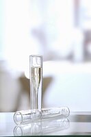 Chiller glasses for sparkling wine and champagne