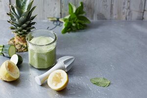 A courgette and mint smoothie with lemons and pineapple