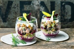 Mini-Matjes-Schichtsalat