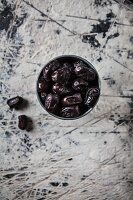 A bowl of dates (seen from above)