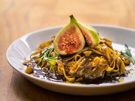 Tagliatelle with figs and rosemary