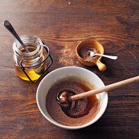 Homemade galgant honey à la Hildegard von Bingen