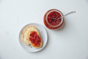 Berberis-Konfitüre: Marmelade mit Berberitzen und Äpfeln