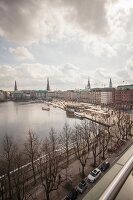 Blick aus dem Hotel Vier Jahreszeiten Hamburg auf die Alster, Innenalster, Hamburg