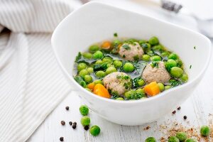 Pea soup with spelt dumplings