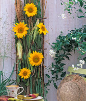 Wall trellis tied with wooden sticks