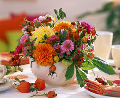 Arrangement in white bowl (3/3)