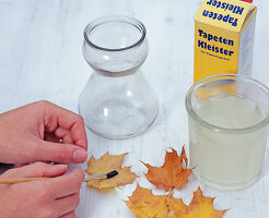 Paper lanterns with autumn leaves (1/3)