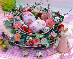 Eggs with bellis napkin technique