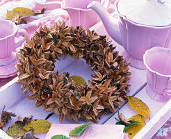 Wreath made from beech wood shells (2/2)