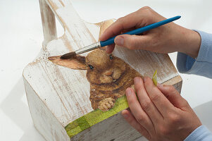 Wooden basket with napkin technique bunny: 4/5