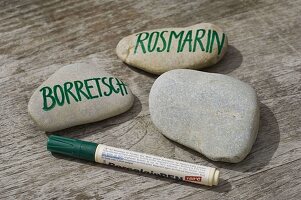 Stones as name tags for herbs (1/4)