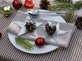 Christmas napkin deco with stars