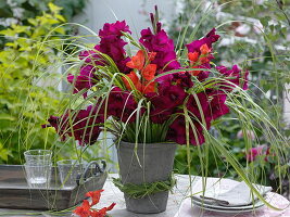 Gladioli and golden fillet grass bouquet