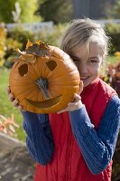 Halloween - Kürbisse basteln mit Kindern