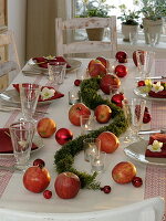 Simple, Christmas apple table decoration