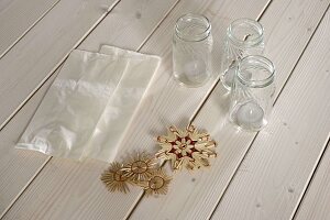 Lanterns with straw stars in sandwich bags (1/4)