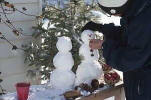 Mini snowmen with nature decoration (1/6)