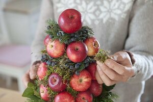 Apple cone on grey spindle vase (5/6)