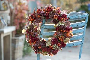 Autumn wreath of Chrysanthemum (Autumn chrysanthemums), Hydrangea