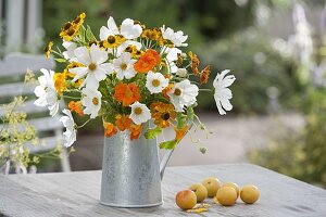 Orange-white Spaetsummer bouquet