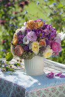 Garden bouquet of roses, Hydrangea (Hydrangea), Cosmos