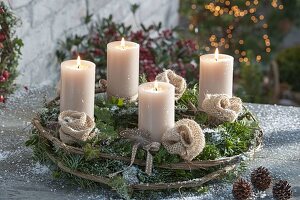 Natural Advent wreath with beige candles