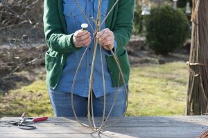 Making a globe basket as a hanging flower basket