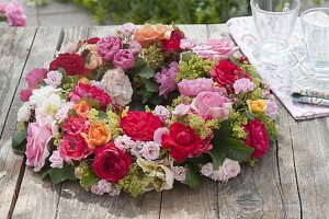 Mixed pink (rose) and alchemilla wreath