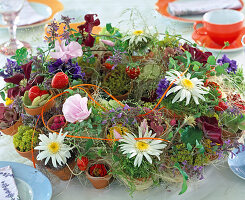 Clay pots wreath, summer