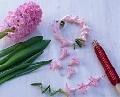 Hyacinth napkin ring (1/2)