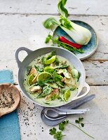 Green curry with matcha tea and lime