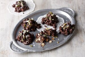 Vegan pecan nut bites with dark chocolate