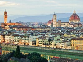 Blick vom Piazzale Michelangelo über das Panorama von Florenz, Toskana, Italien